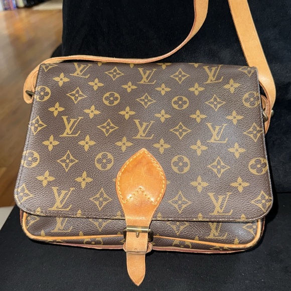 EUC Vintage Authentic Louis Vuitton Monogram Cartouchiere GM Crossbody - Picture 1 of 11